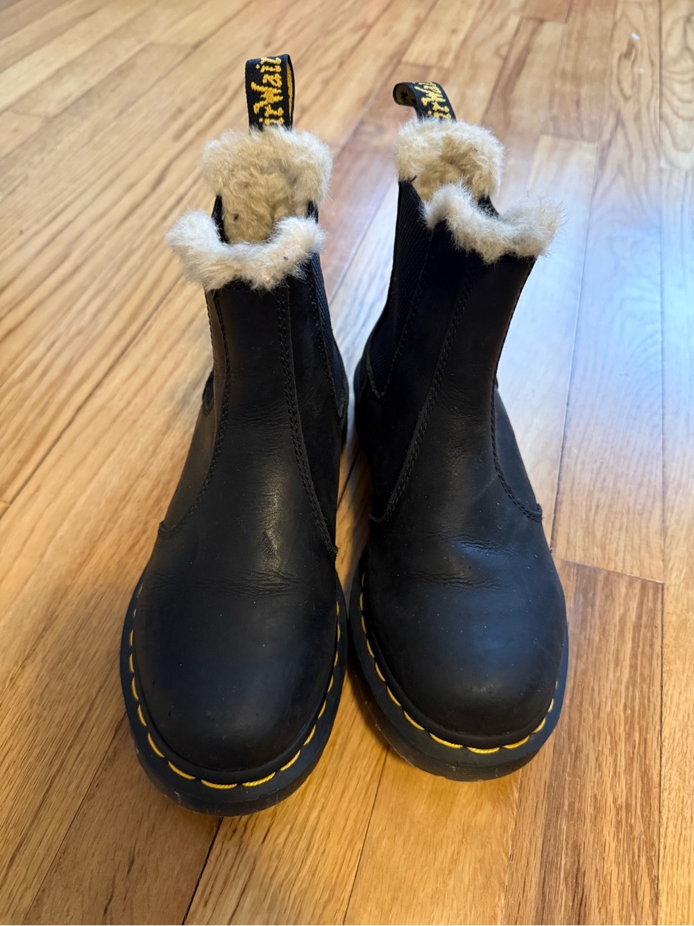 Dr. Martens Women's Faux Fur Lined Chelsea Boots Size 5